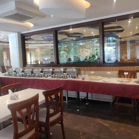 Airport Hotel Le Seasons Nueva Delhi Exterior foto