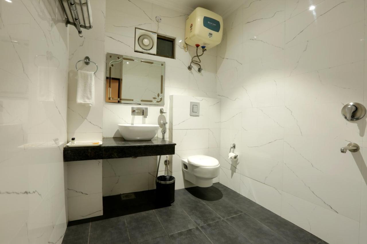 Airport Hotel Le Seasons Nueva Delhi Exterior foto