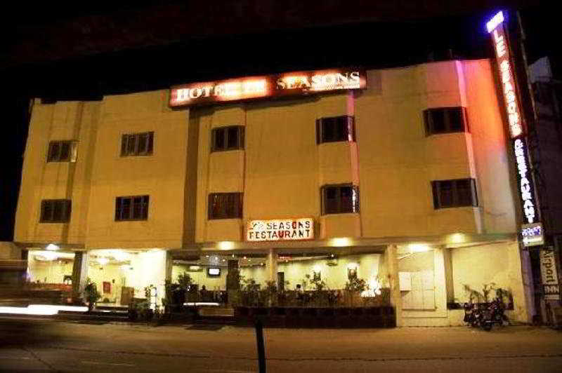 Airport Hotel Le Seasons Nueva Delhi Exterior foto